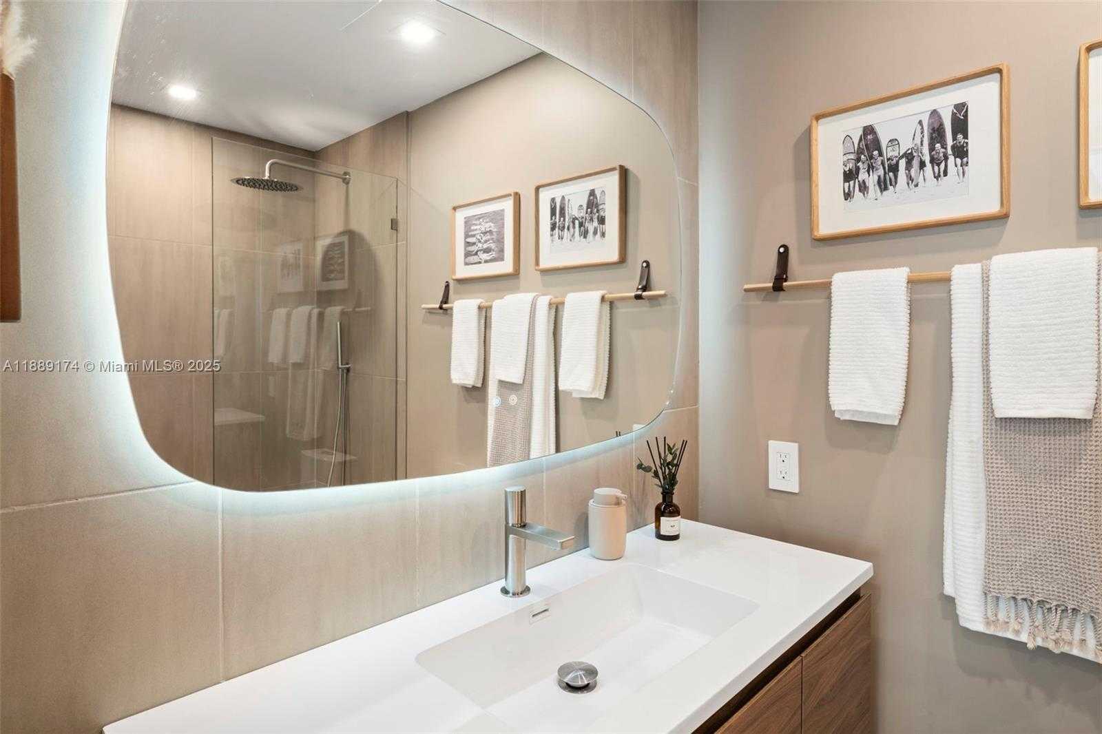 Small Image of 1390 OCEAN DR #202, Miami Beach Number 33