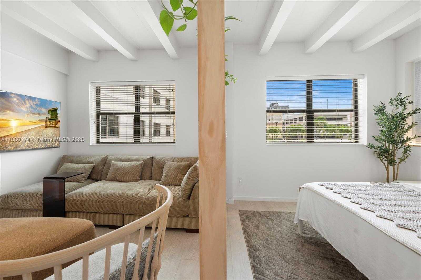 Small Image of 1390 OCEAN DR #202, Miami Beach Number 8
