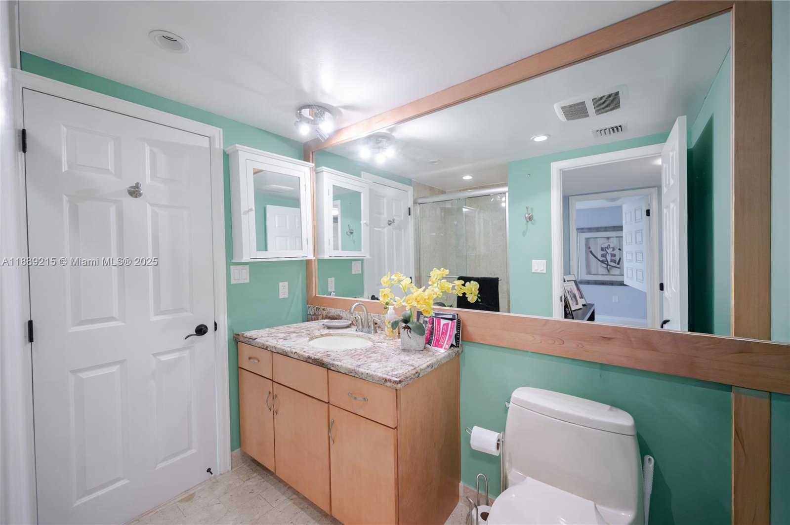 Small Image of 3 GROVE ISLE DR #C308, Miami Number 13
