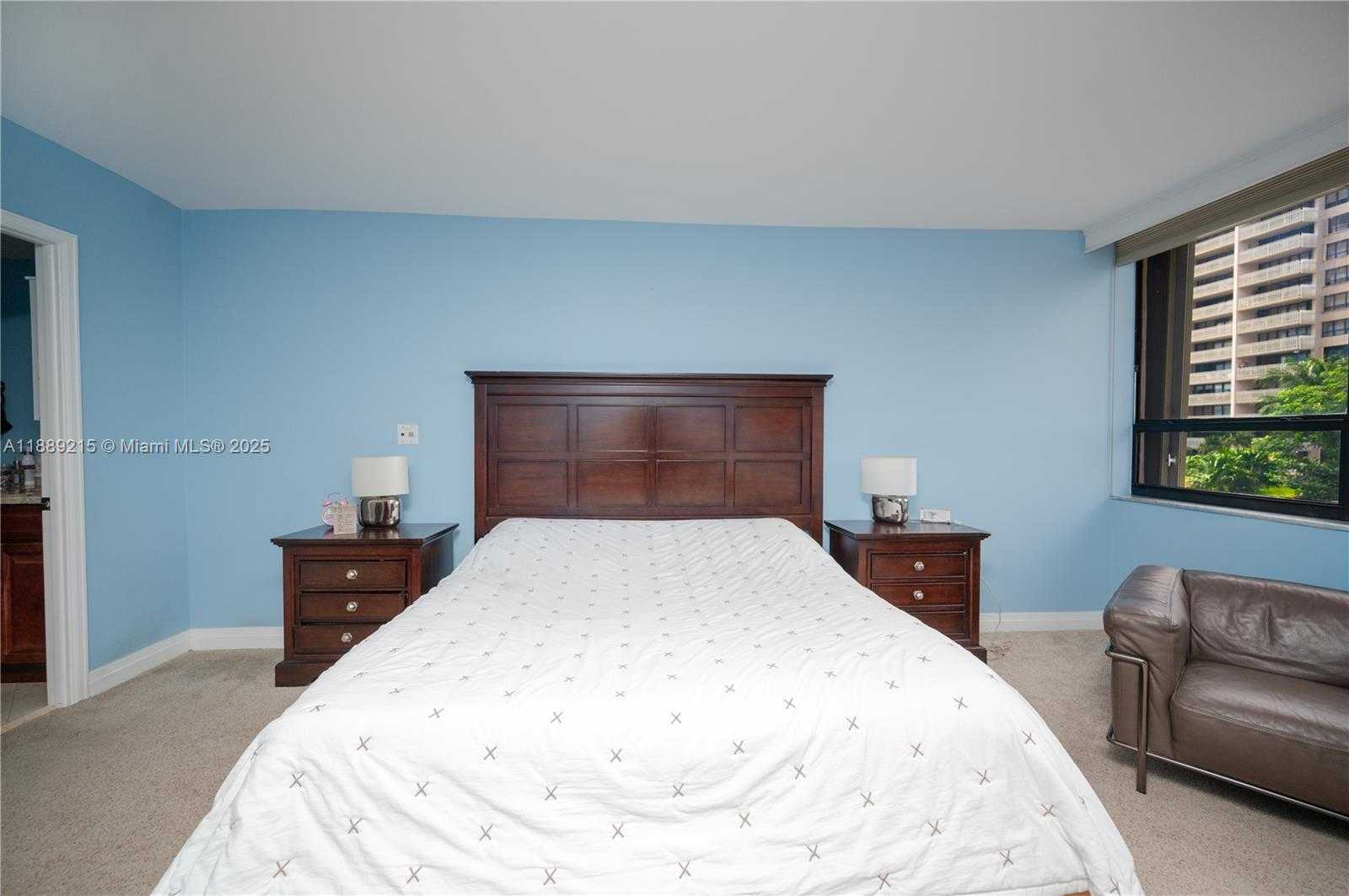 Small Image of 3 GROVE ISLE DR #C308, Miami Number 14