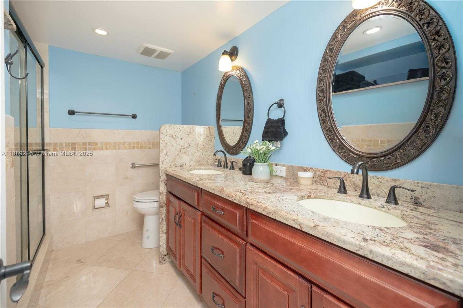 Small Image of 3 GROVE ISLE DR #C308, Miami Number 17