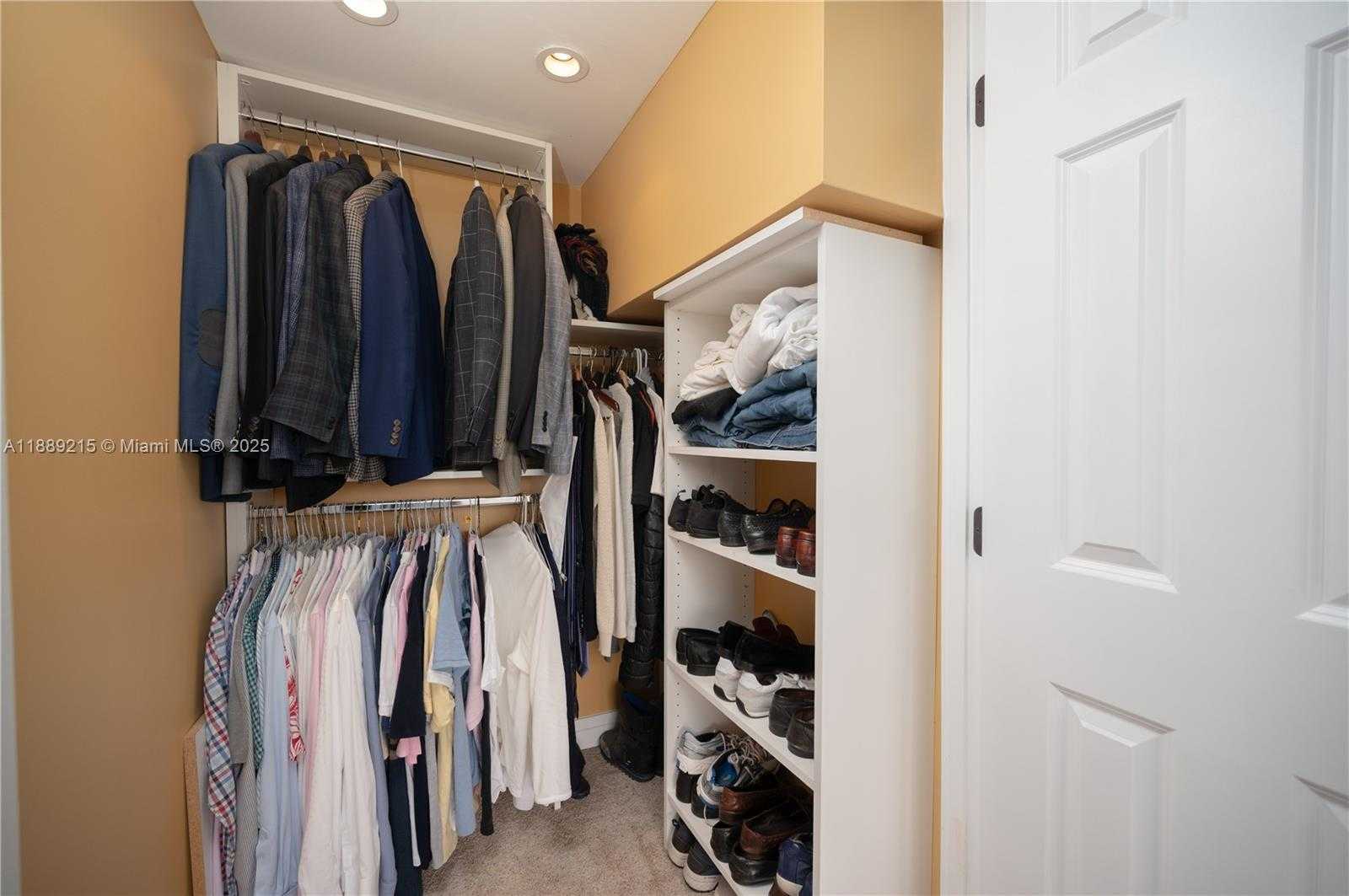 Small Image of 3 GROVE ISLE DR #C308, Miami Number 19