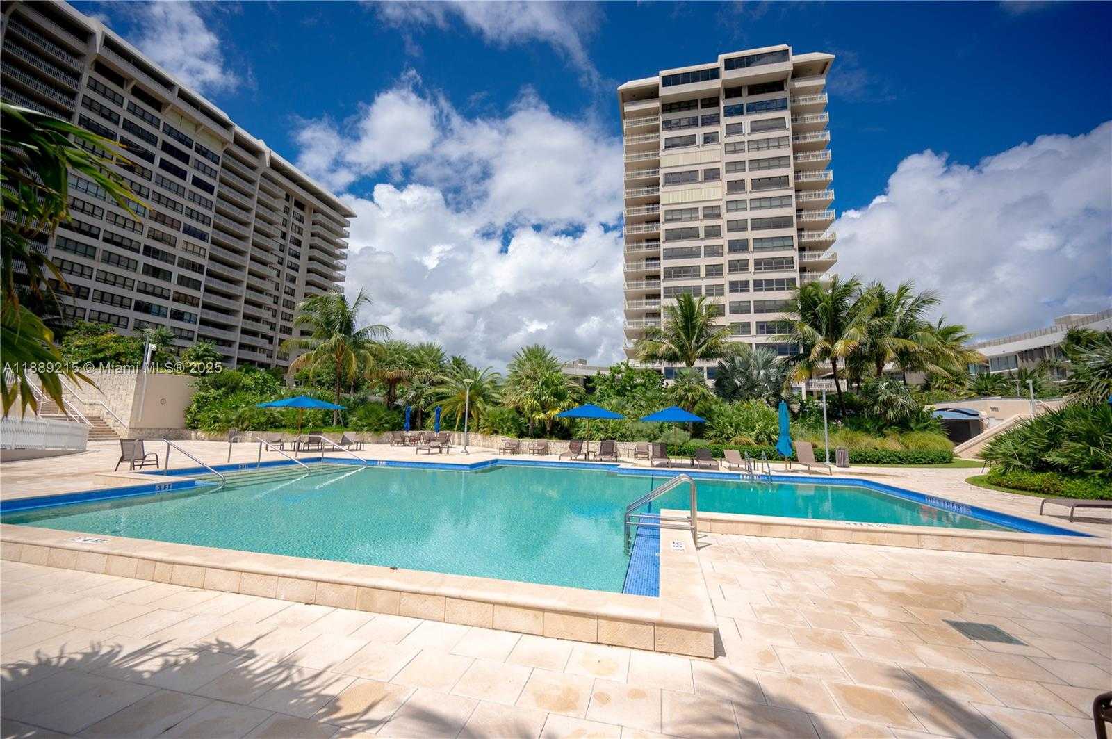 Small Image of 3 GROVE ISLE DR #C308, Miami Number 31
