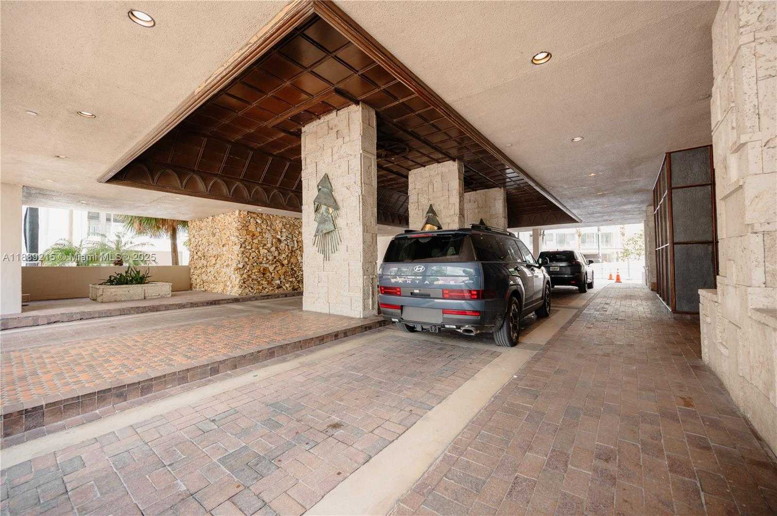 Small Image of 3 GROVE ISLE DR #C308, Miami Number 40