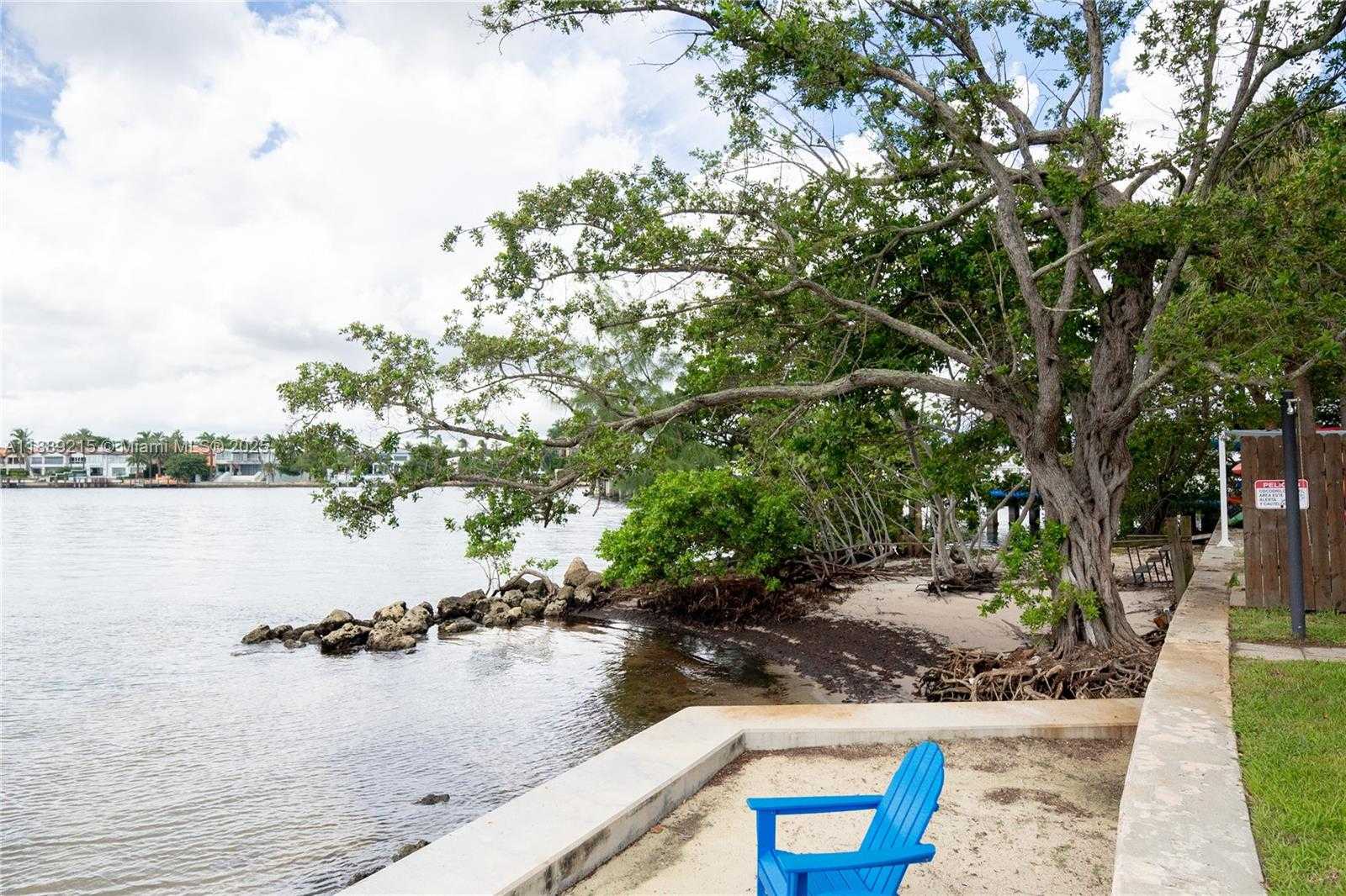Small Image of 3 GROVE ISLE DR #C308, Miami Number 51