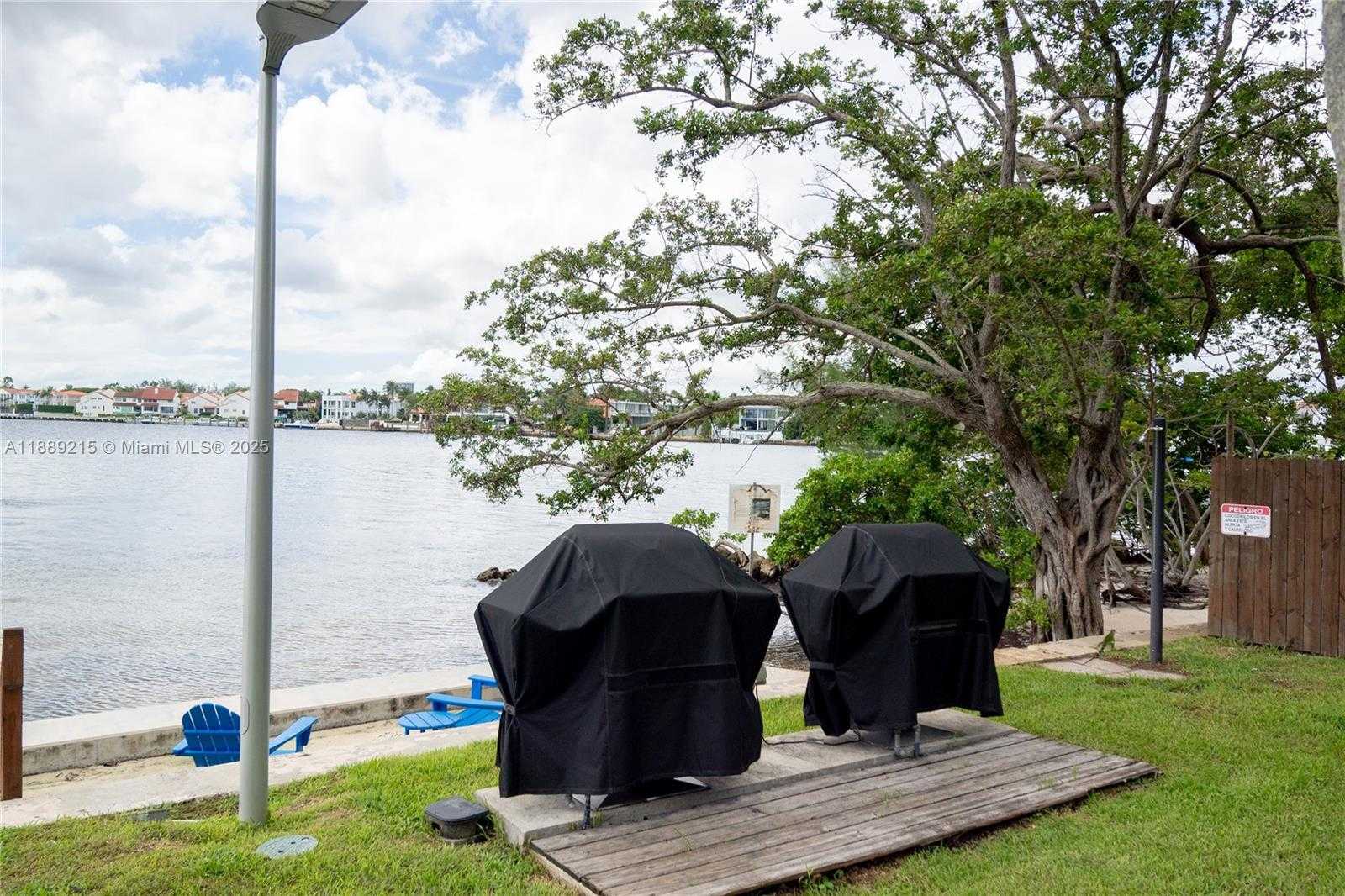 Small Image of 3 GROVE ISLE DR #C308, Miami Number 52