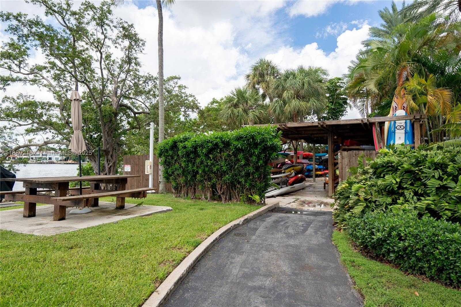 Small Image of 3 GROVE ISLE DR #C308, Miami Number 54