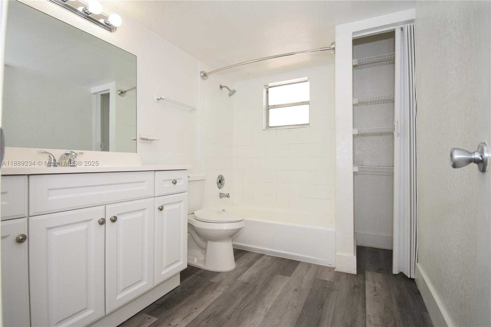 Small Image of 301 GARDENS DR #102, Pompano Beach Number 13