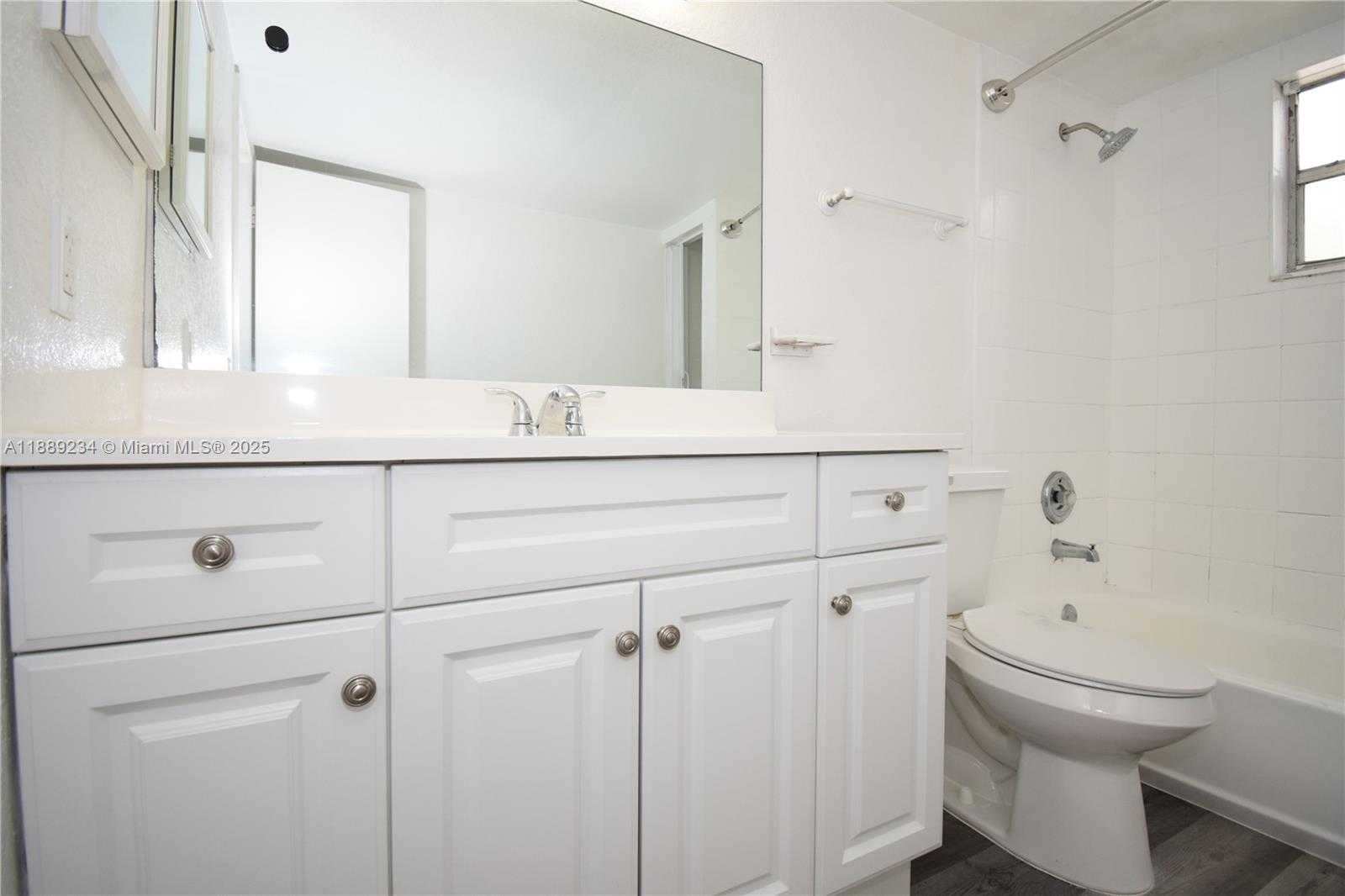 Small Image of 301 GARDENS DR #102, Pompano Beach Number 14