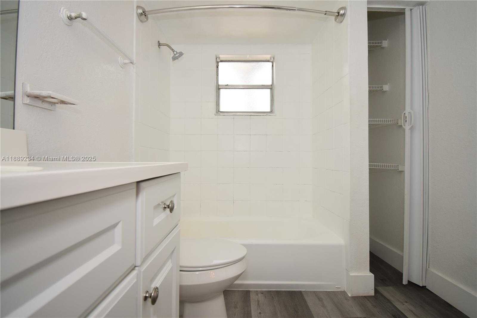 Small Image of 301 GARDENS DR #102, Pompano Beach Number 15