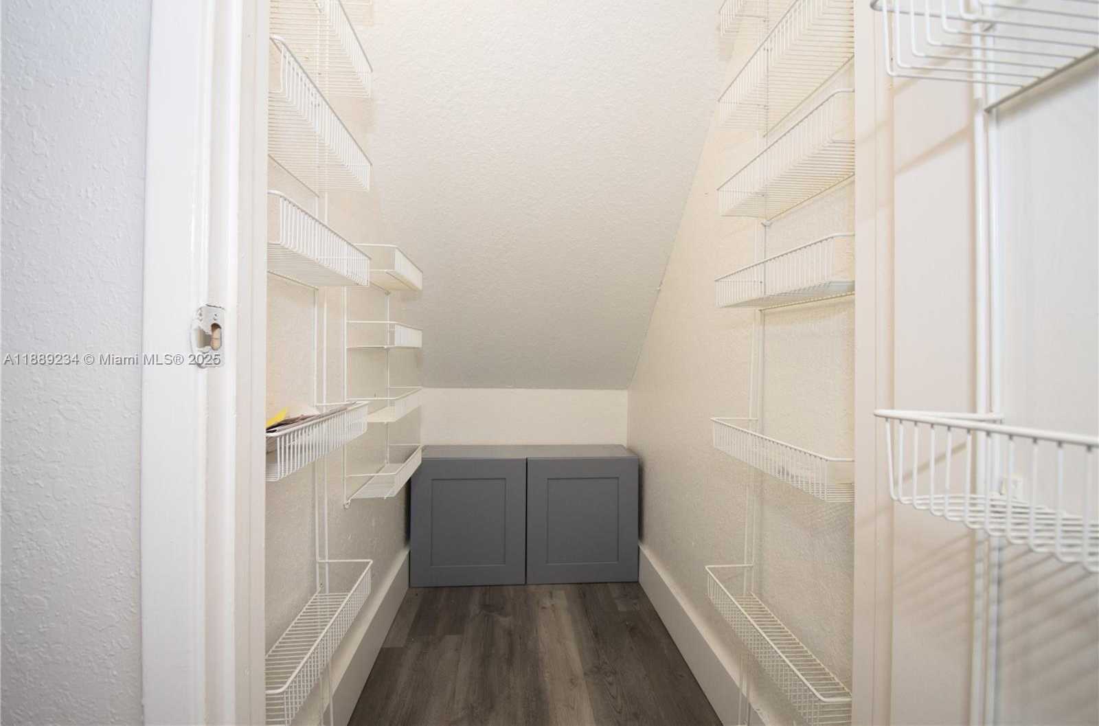 Small Image of 301 GARDENS DR #102, Pompano Beach Number 16