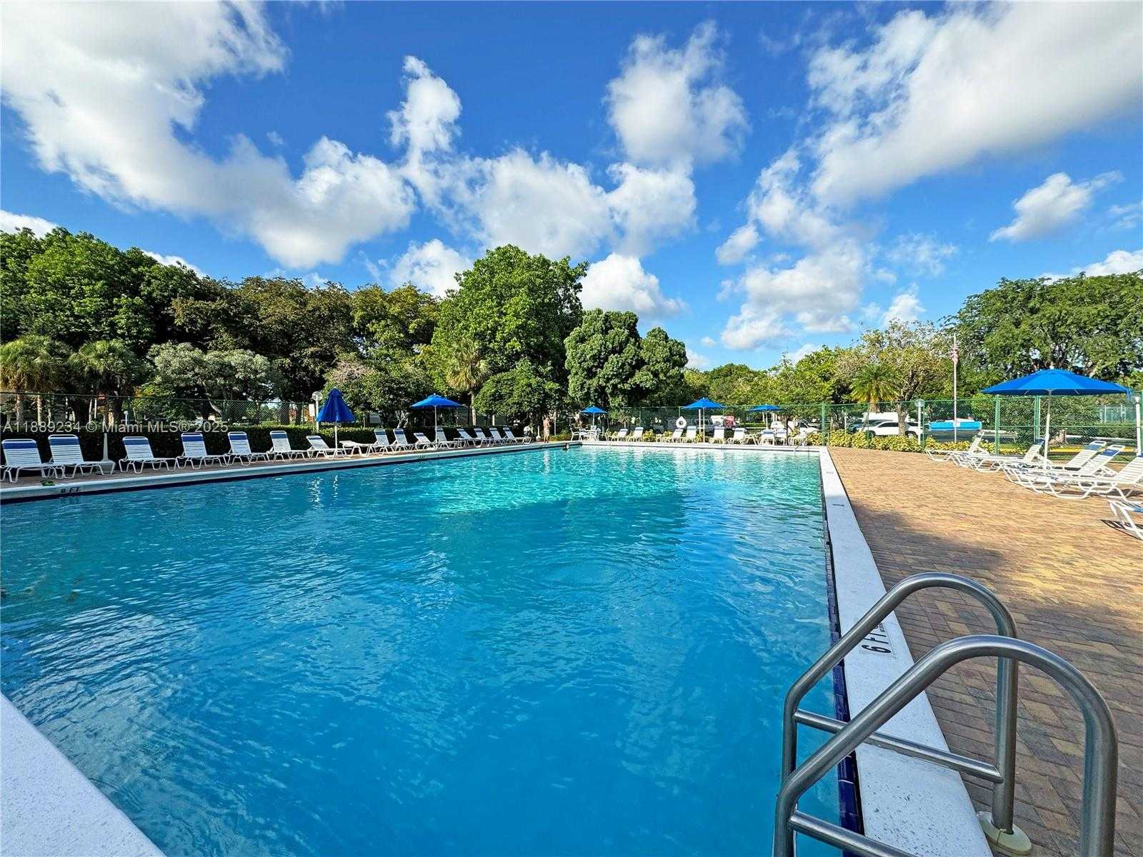 Small Image of 301 GARDENS DR #102, Pompano Beach Number 18