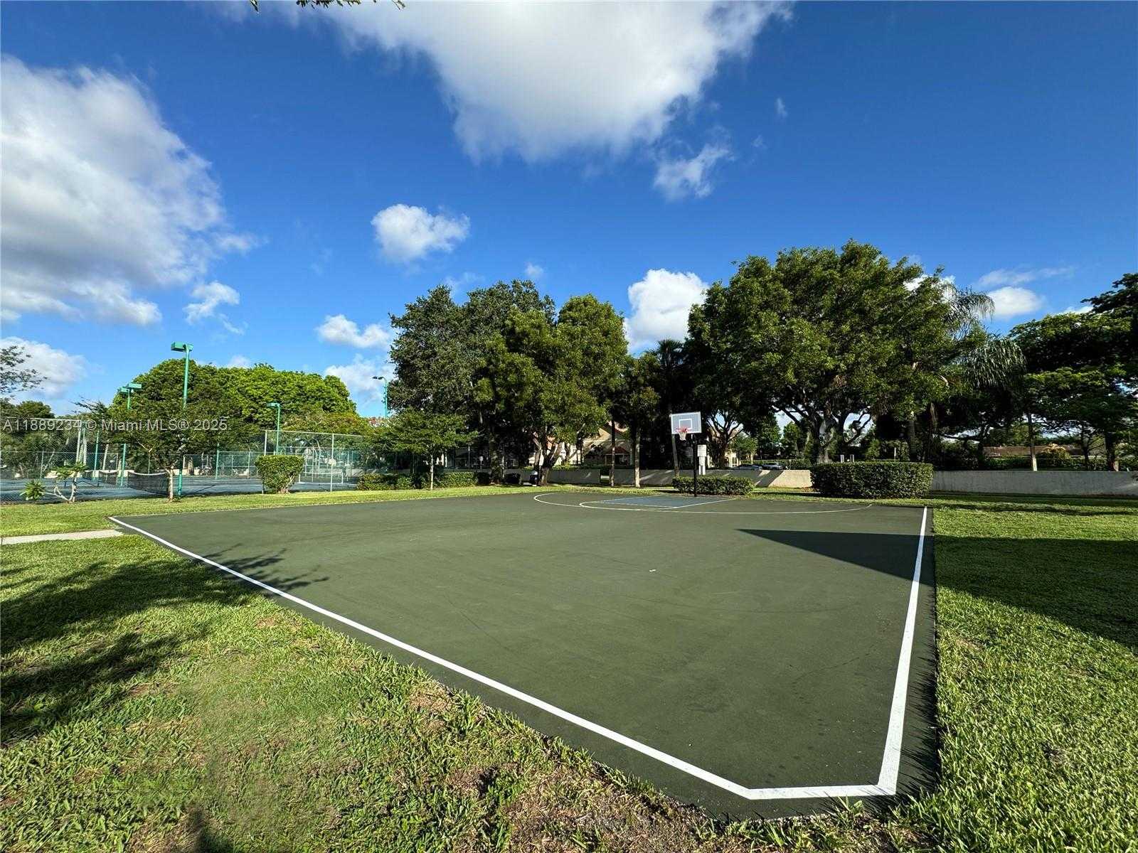 Small Image of 301 GARDENS DR #102, Pompano Beach Number 21