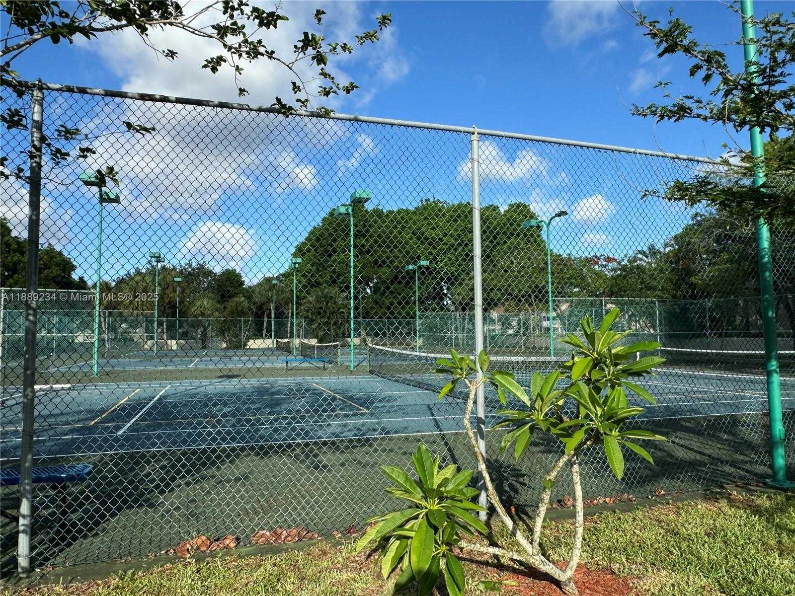 Small Image of 301 GARDENS DR #102, Pompano Beach Number 23