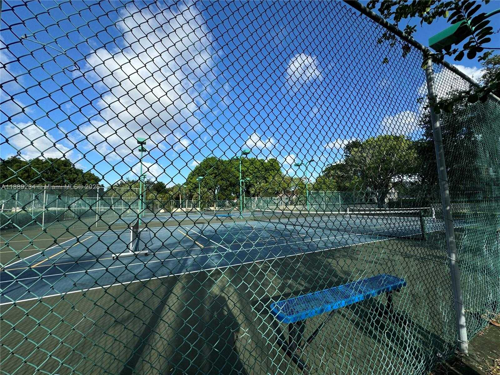 Small Image of 301 GARDENS DR #102, Pompano Beach Number 24