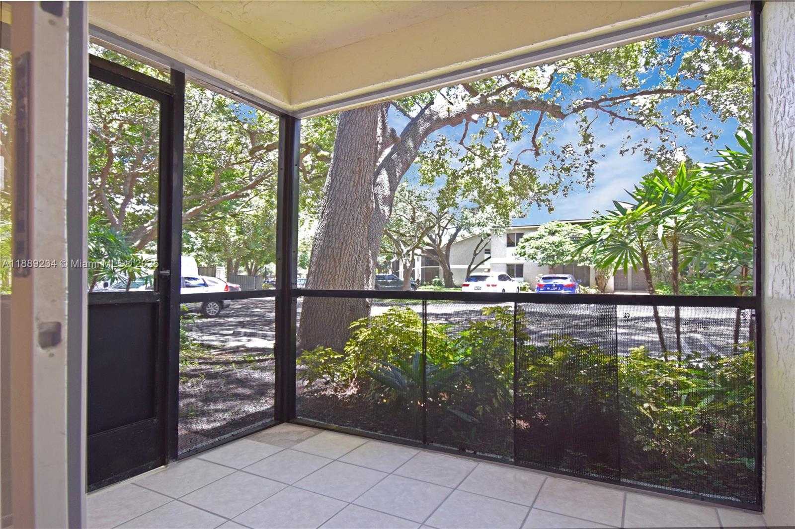 Small Image of 301 GARDENS DR #102, Pompano Beach Number 7