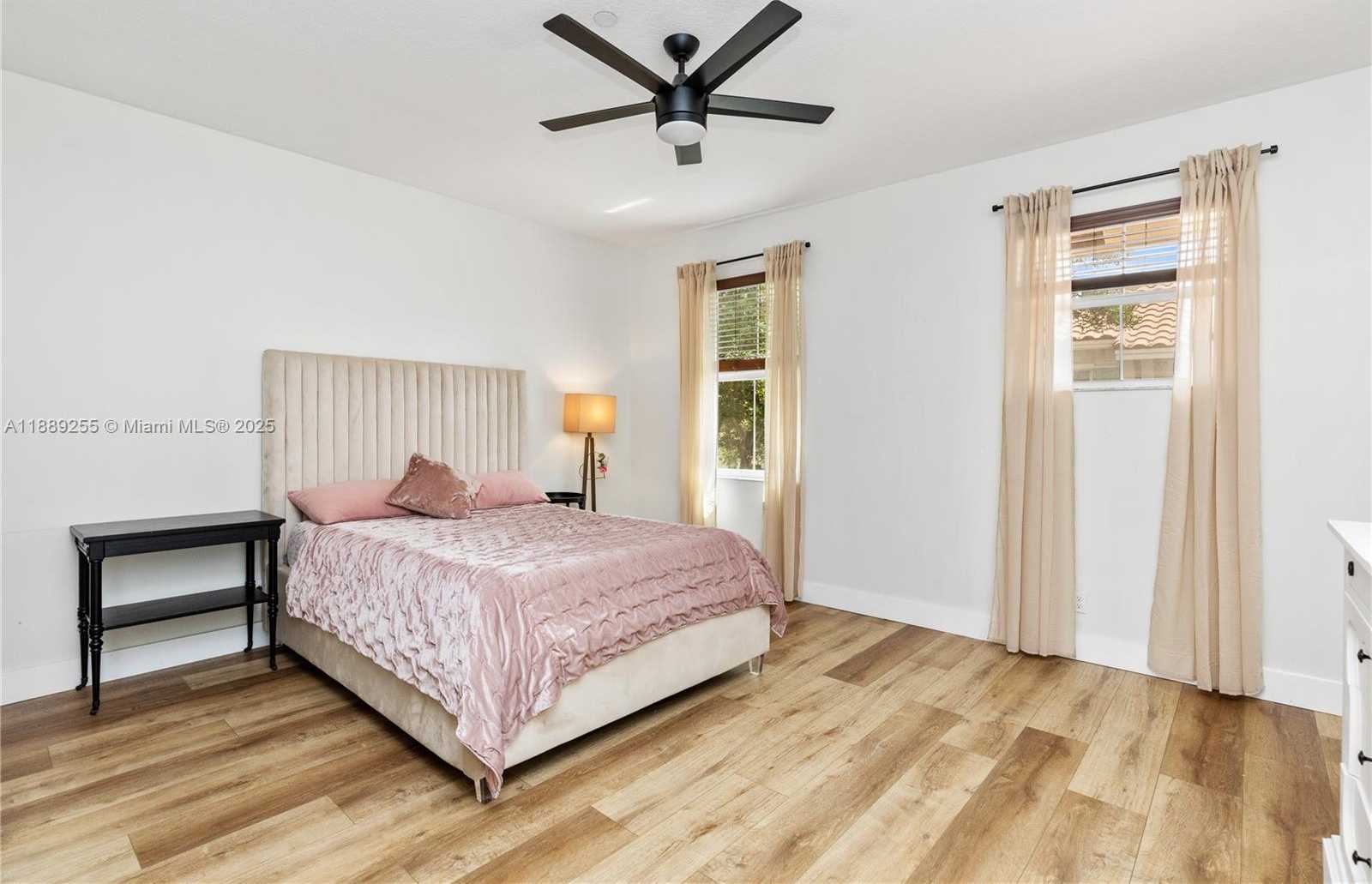 Small Image of 4064 CASCADA CIR, Cooper City Number 21