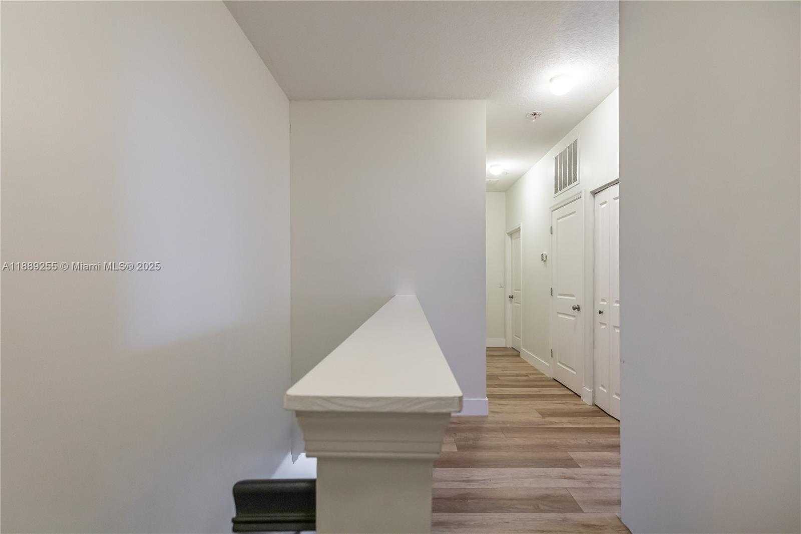 Small Image of 4064 CASCADA CIR, Cooper City Number 28