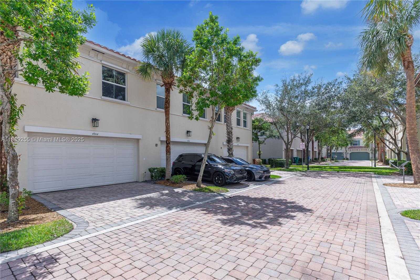 Small Image of 4064 CASCADA CIR, Cooper City Number 29