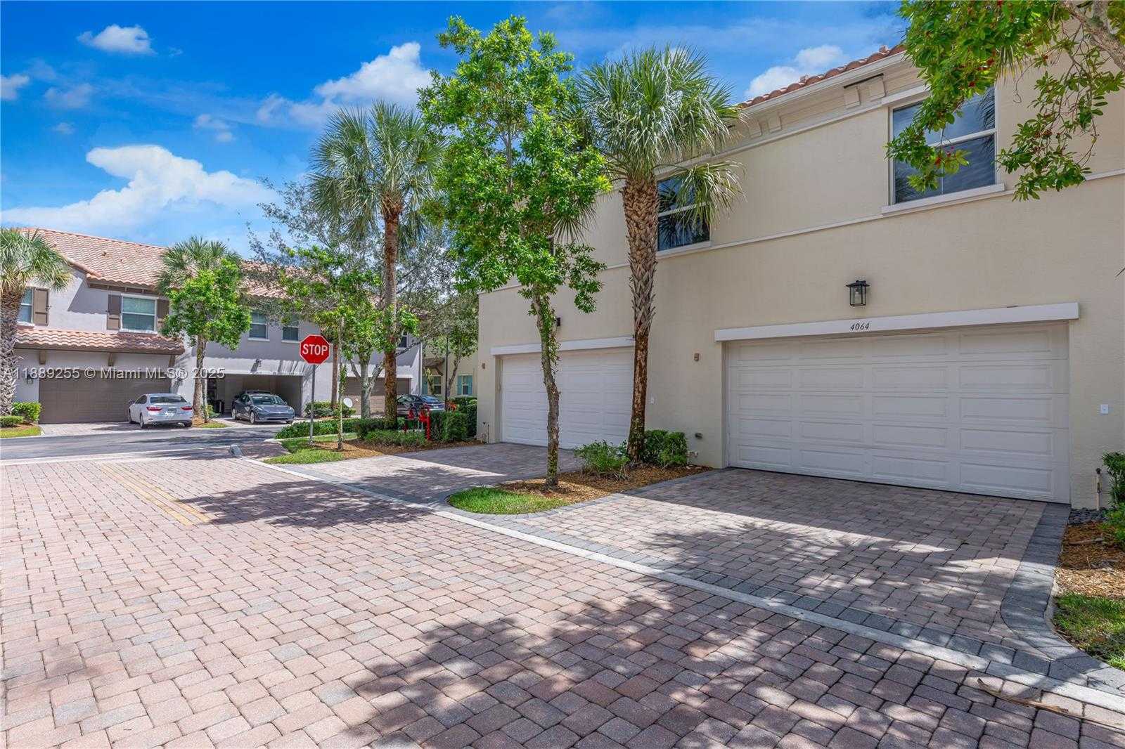Small Image of 4064 CASCADA CIR, Cooper City Number 30