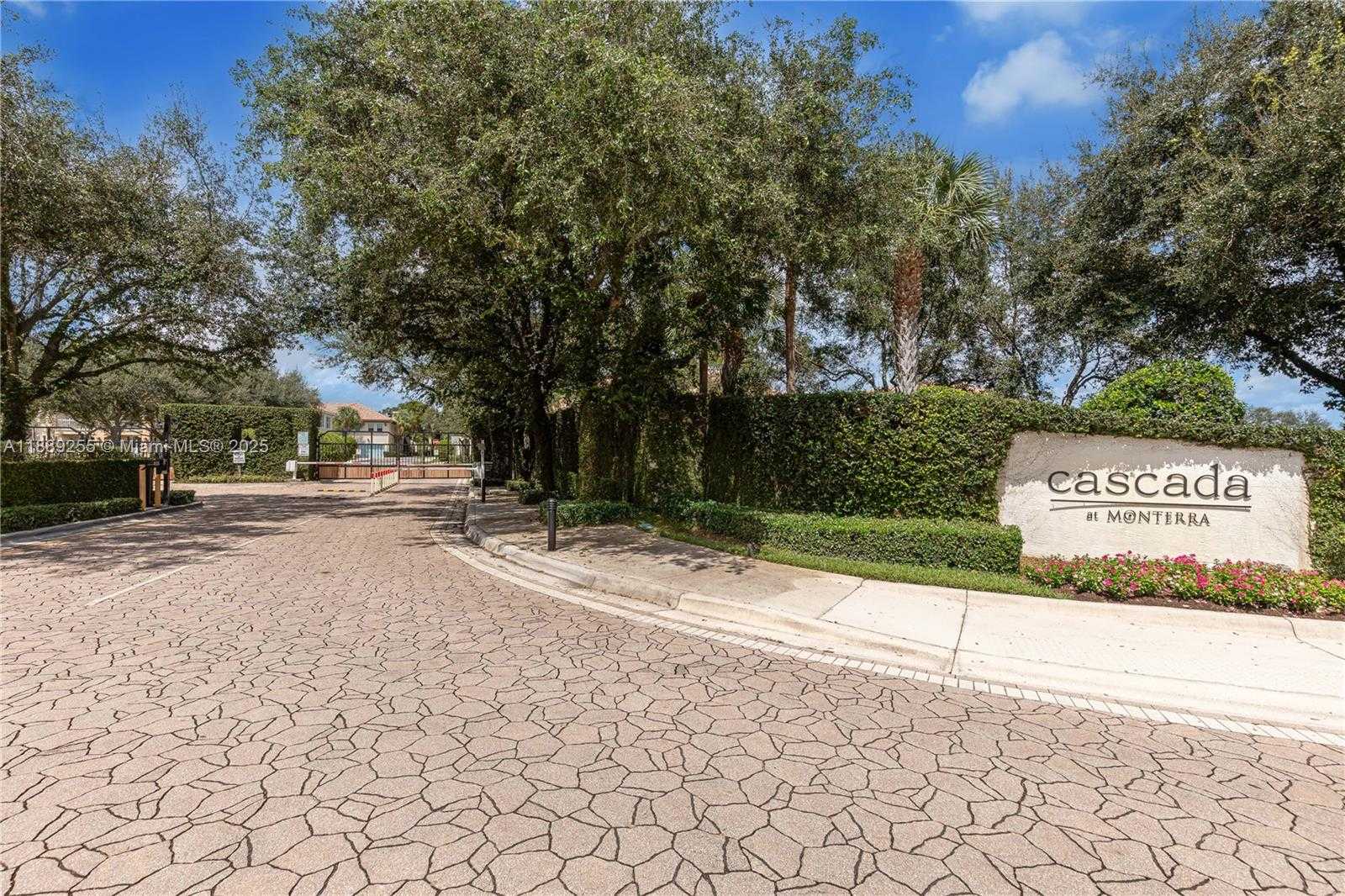 Small Image of 4064 CASCADA CIR, Cooper City Number 34