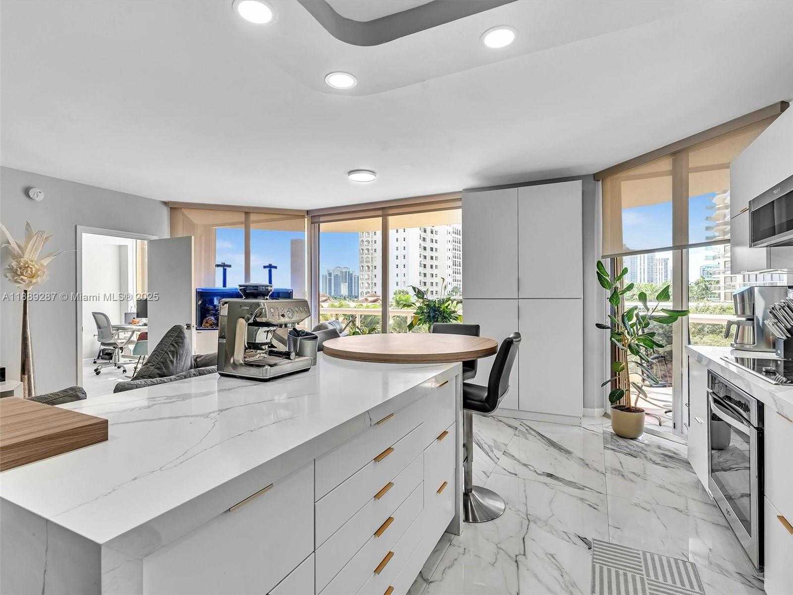 Small Image of 20191 EAST COUNTRY CLUB DR #511, Aventura Number 14