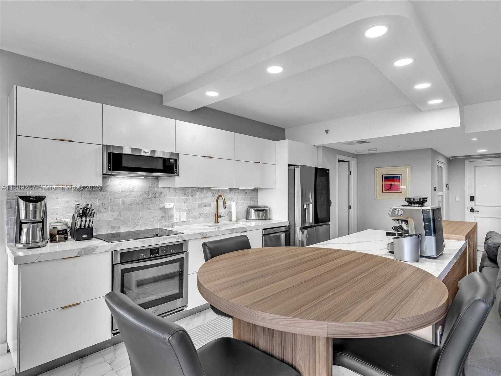 Small Image of 20191 EAST COUNTRY CLUB DR #511, Aventura Number 19