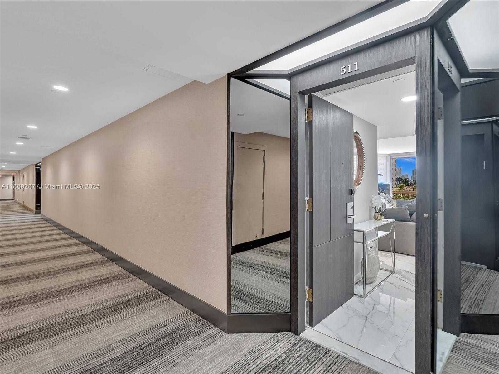 Small Image of 20191 EAST COUNTRY CLUB DR #511, Aventura Number 2