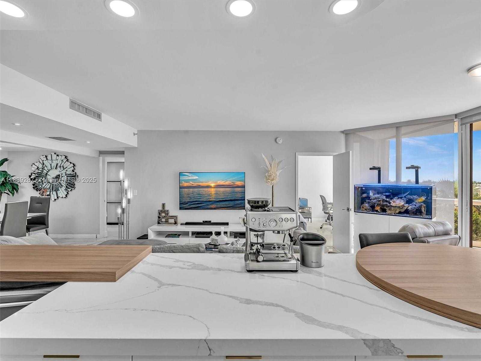 Small Image of 20191 EAST COUNTRY CLUB DR #511, Aventura Number 20