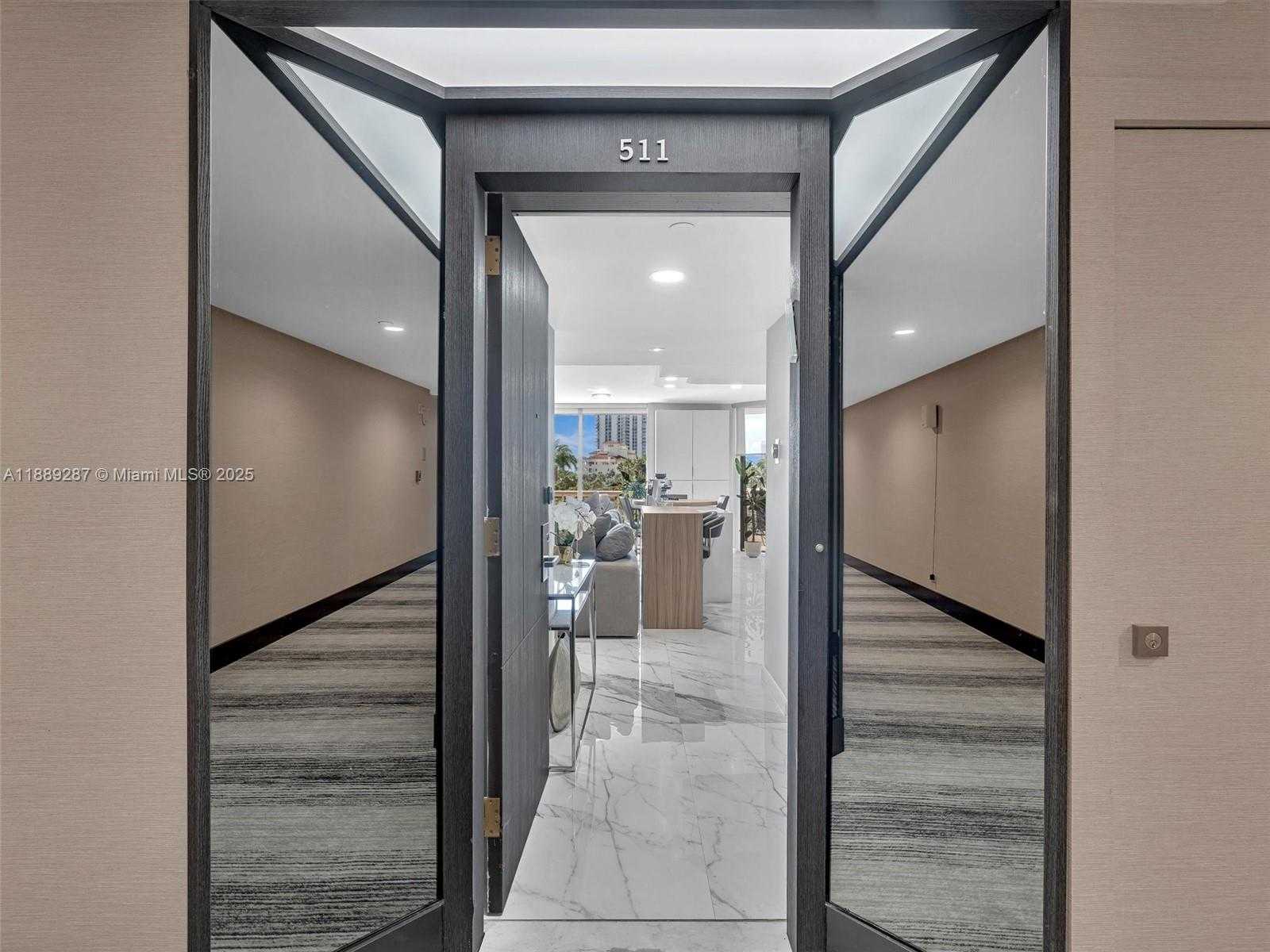 Small Image of 20191 EAST COUNTRY CLUB DR #511, Aventura Number 3