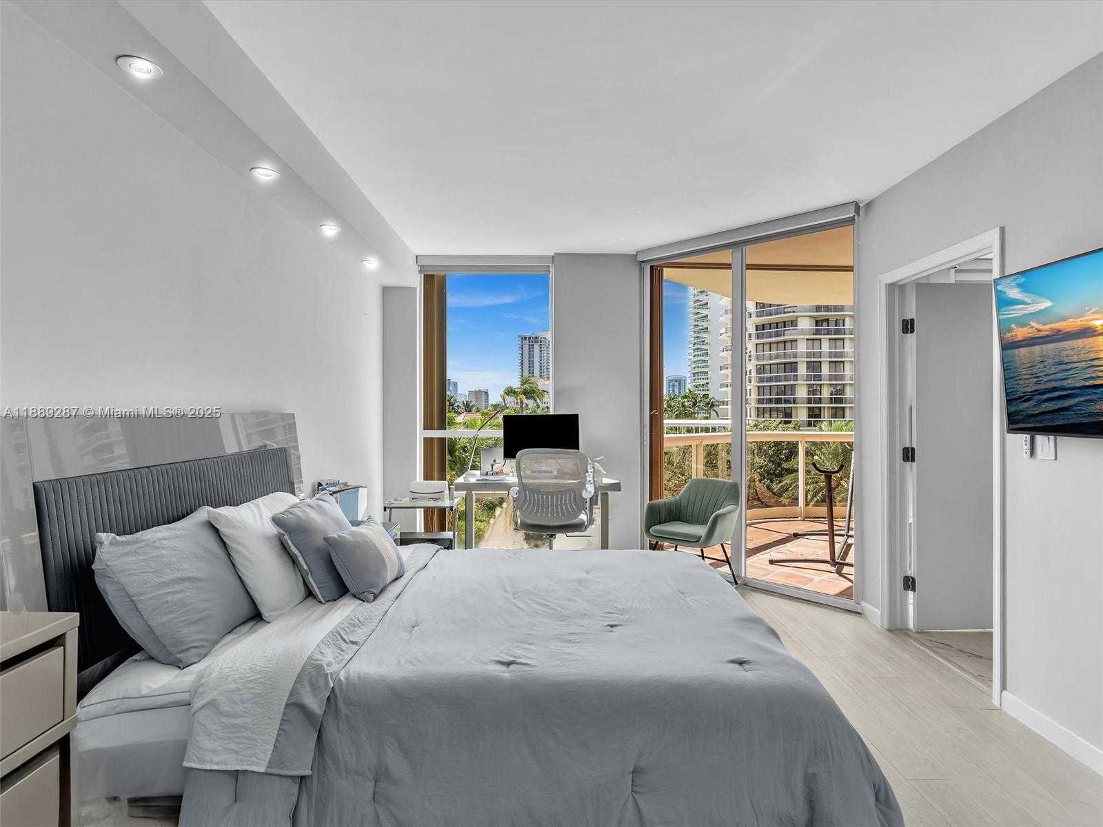 Small Image of 20191 EAST COUNTRY CLUB DR #511, Aventura Number 36