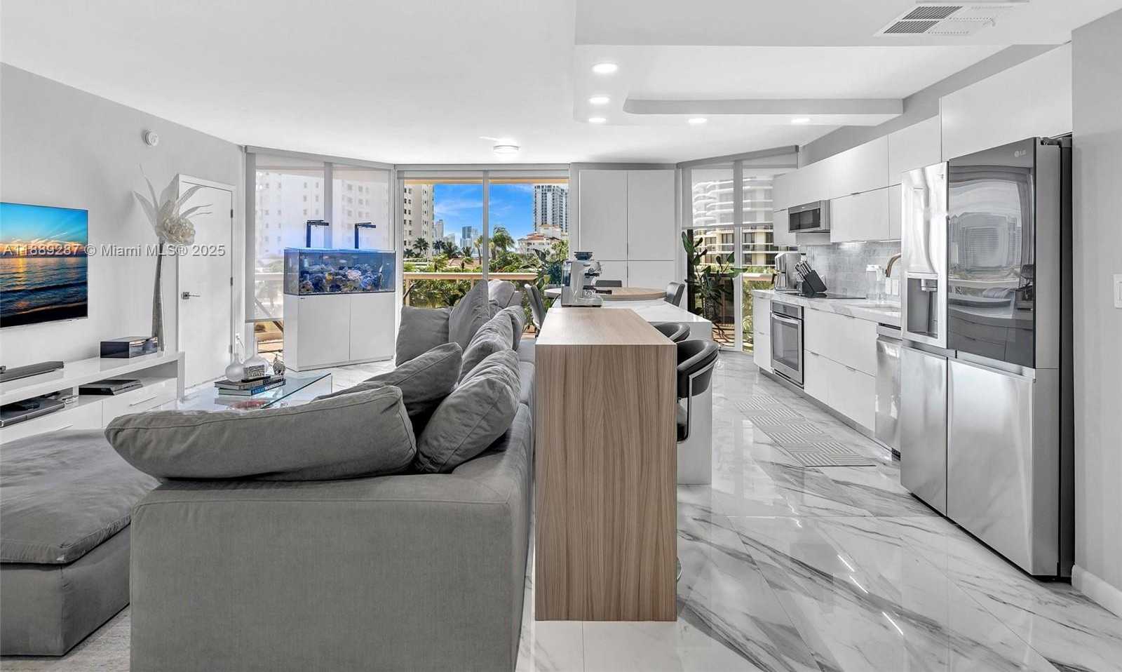 Small Image of 20191 EAST COUNTRY CLUB DR #511, Aventura Number 4