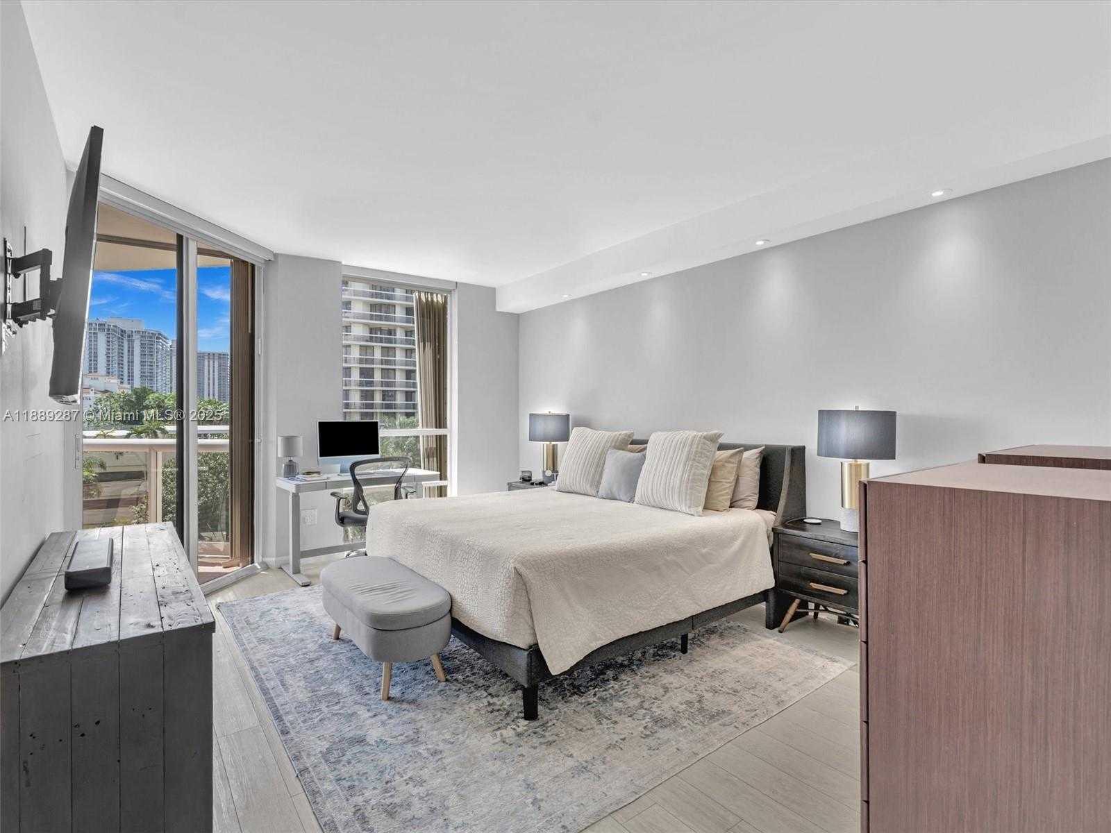 Small Image of 20191 EAST COUNTRY CLUB DR #511, Aventura Number 44