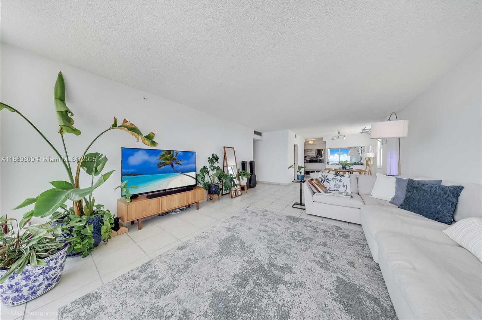 Small Image of 5601 COLLINS AVE #1001, Miami Beach Number 11