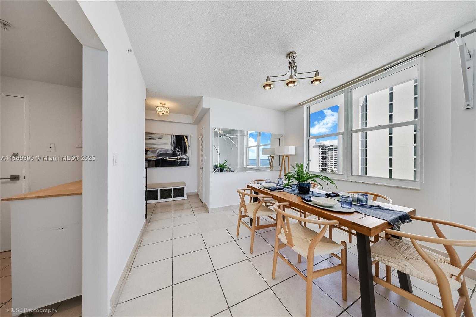 Small Image of 5601 COLLINS AVE #1001, Miami Beach Number 12