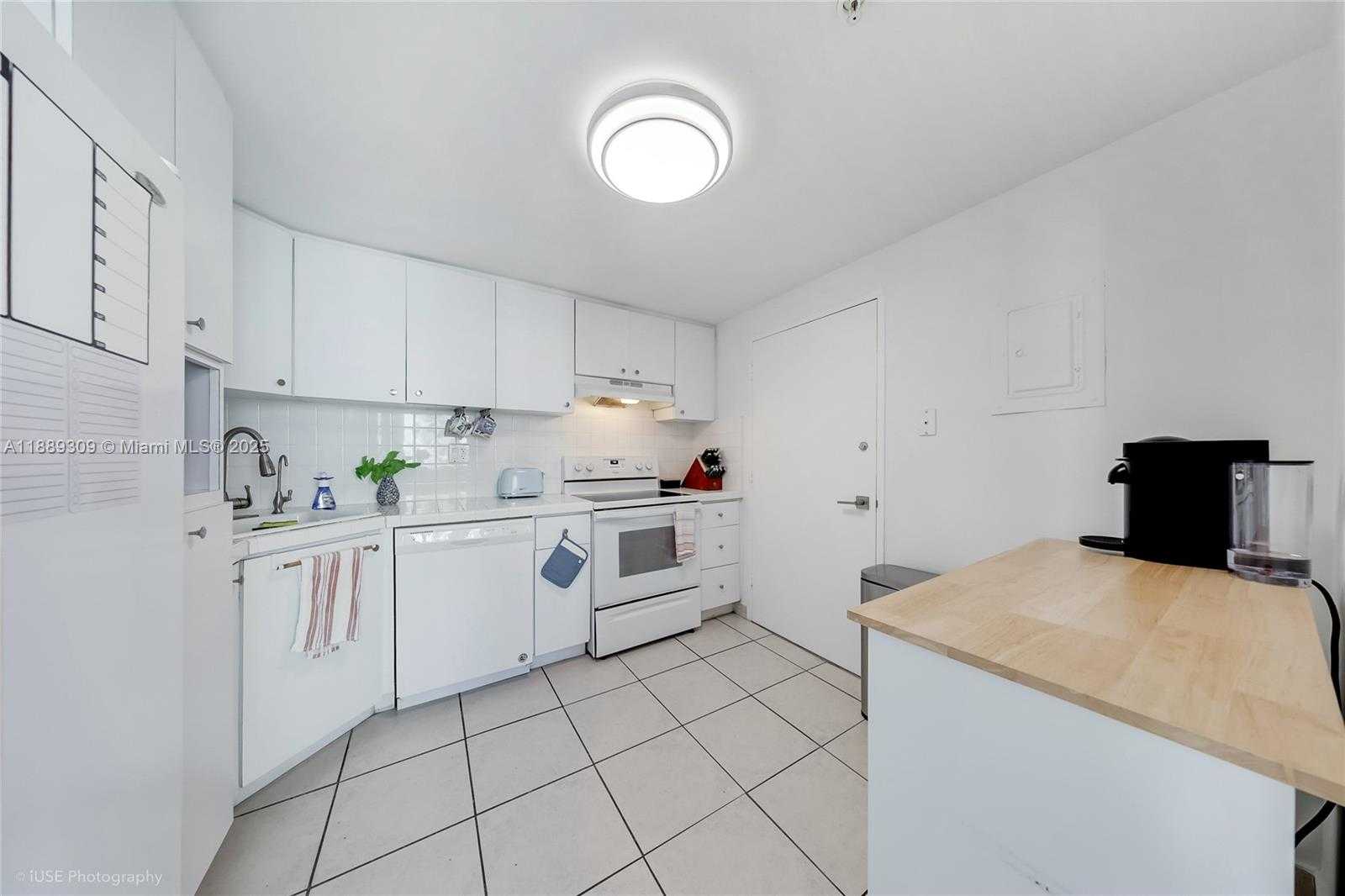 Small Image of 5601 COLLINS AVE #1001, Miami Beach Number 14