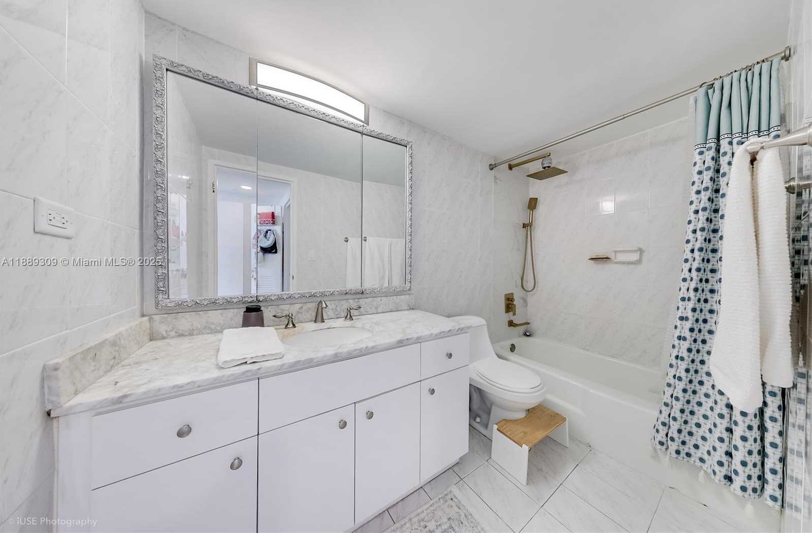 Small Image of 5601 COLLINS AVE #1001, Miami Beach Number 27