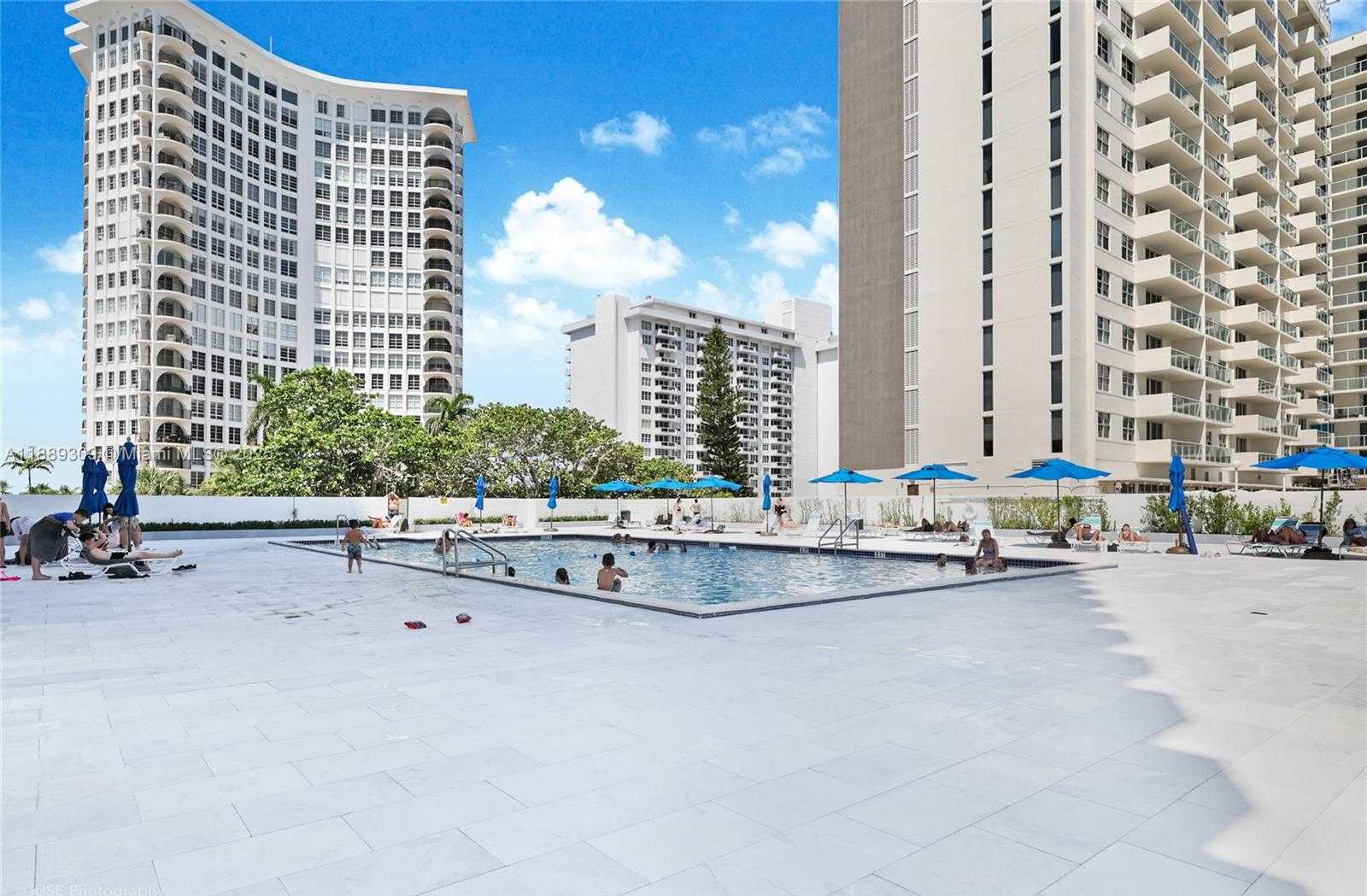 Small Image of 5601 COLLINS AVE #1001, Miami Beach Number 30