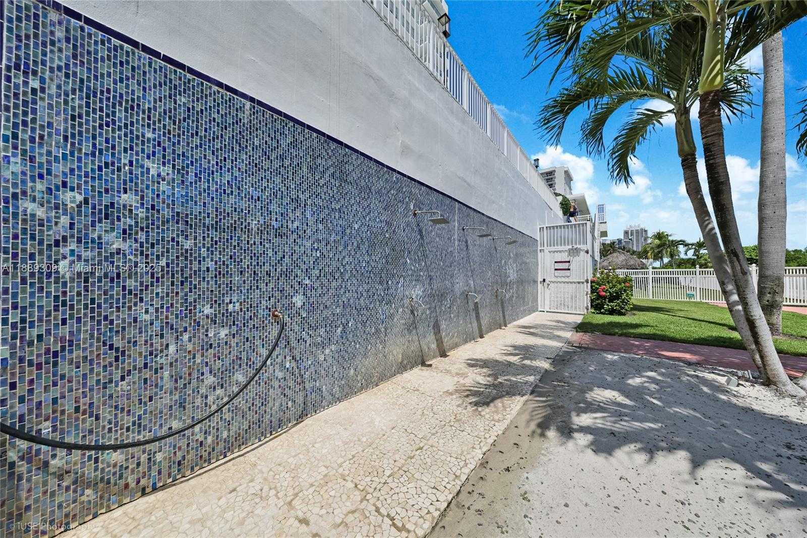 Small Image of 5601 COLLINS AVE #1001, Miami Beach Number 32