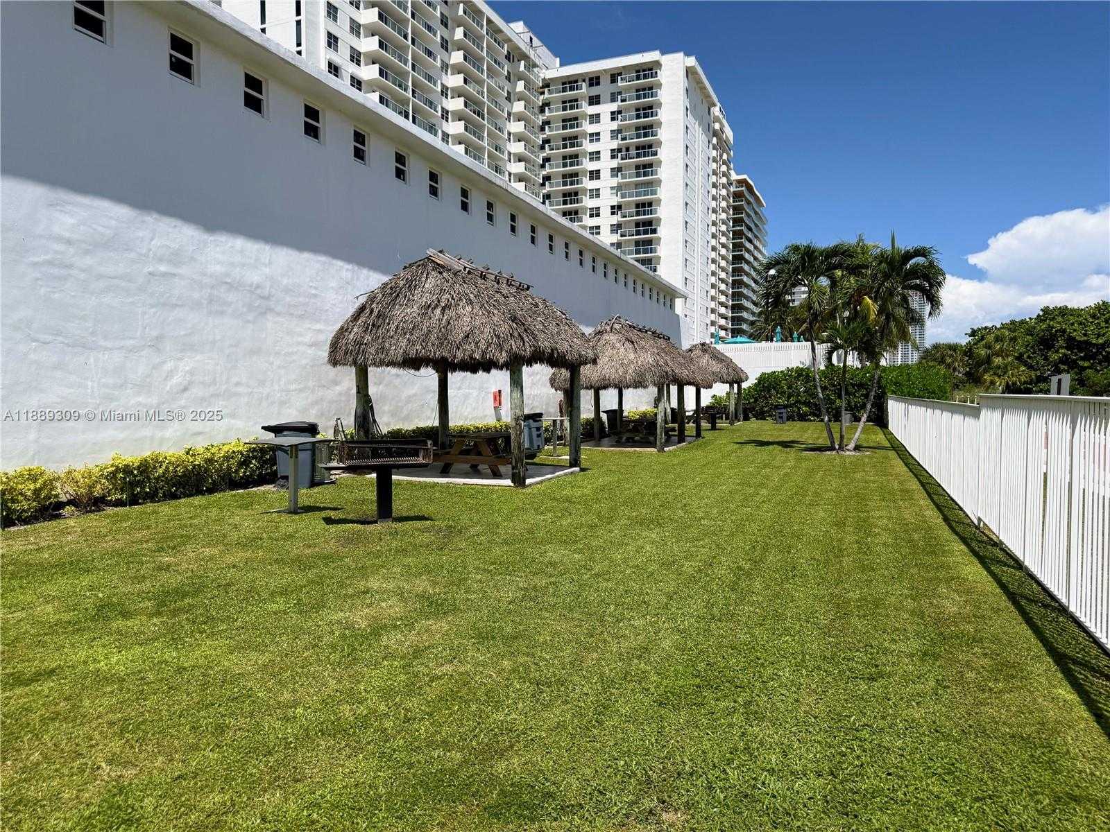 Small Image of 5601 COLLINS AVE #1001, Miami Beach Number 33