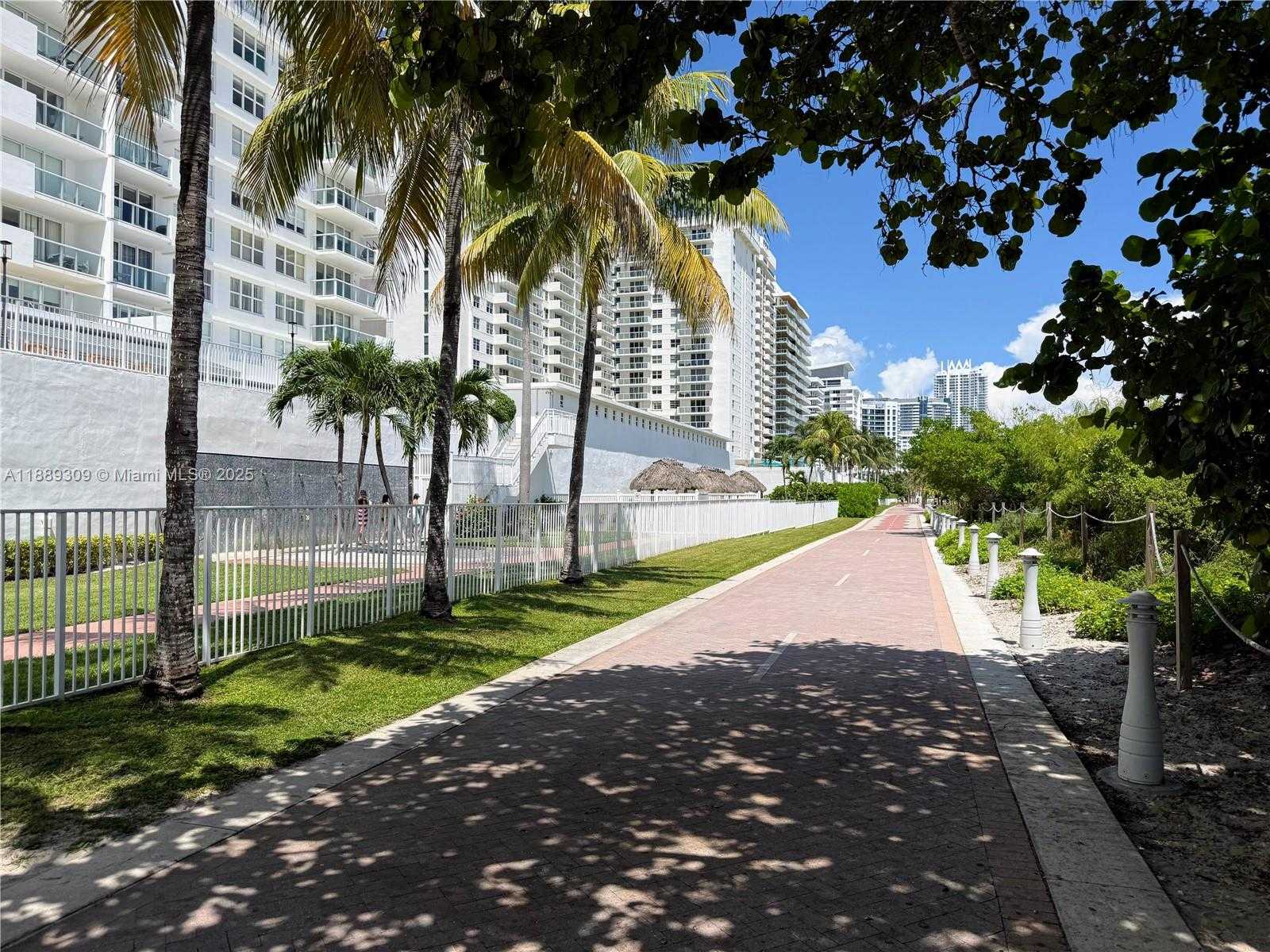 Small Image of 5601 COLLINS AVE #1001, Miami Beach Number 35