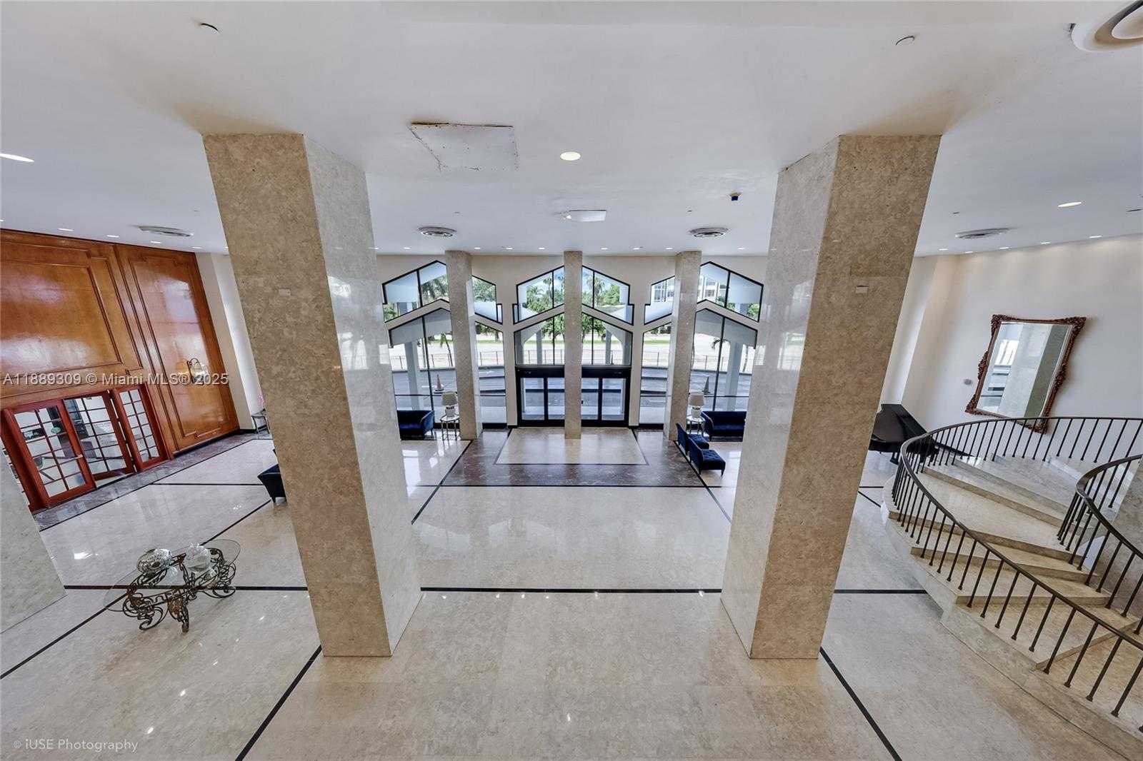 Small Image of 5601 COLLINS AVE #1001, Miami Beach Number 40