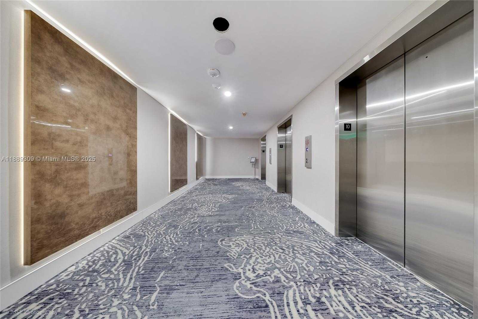 Small Image of 5601 COLLINS AVE #1001, Miami Beach Number 41