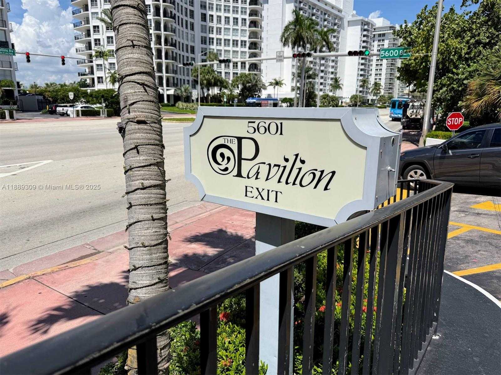 Small Image of 5601 COLLINS AVE #1001, Miami Beach Number 44