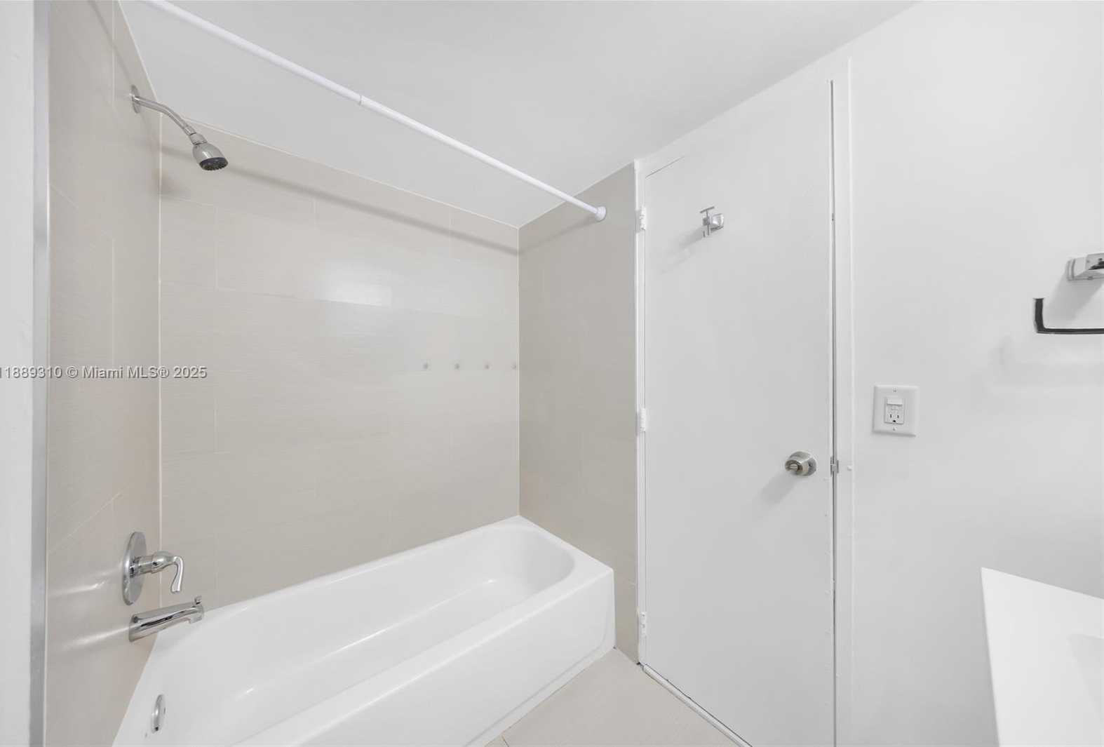 Small Image of 4480 NORTH WEST 79TH AVE #2G, Doral Number 14