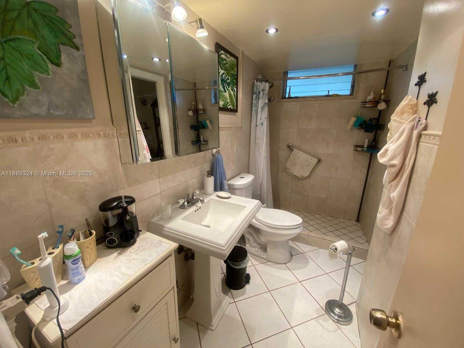 Small Image of 2929 POINT EAST DR #A108, Aventura Number 10