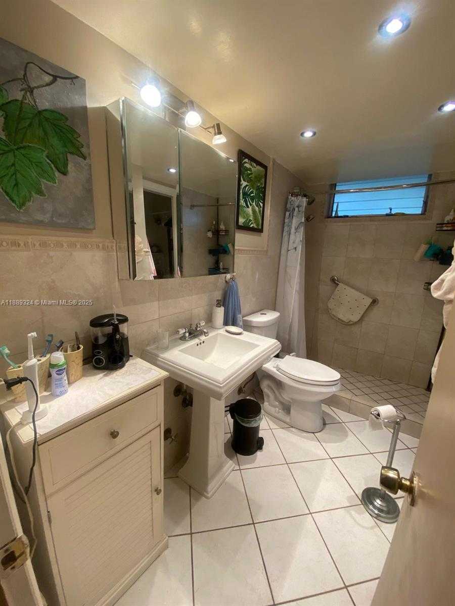 Small Image of 2929 POINT EAST DR #A108, Aventura Number 11