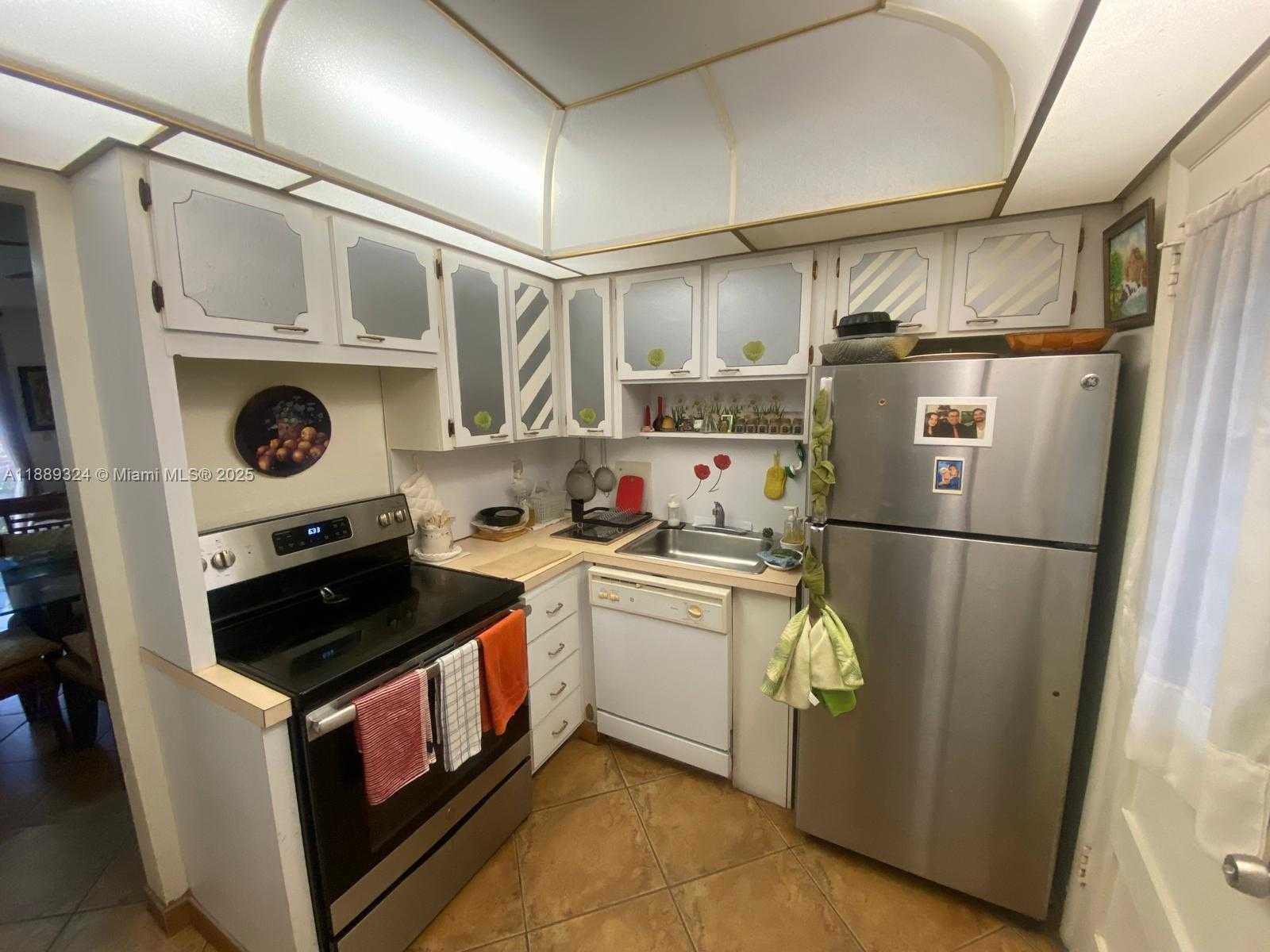 Small Image of 2929 POINT EAST DR #A108, Aventura Number 5