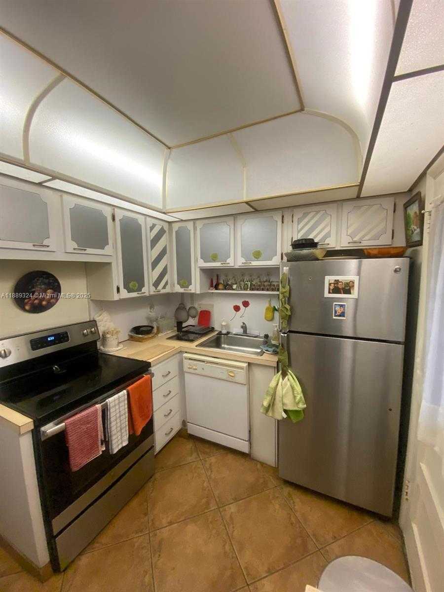 Small Image of 2929 POINT EAST DR #A108, Aventura Number 6