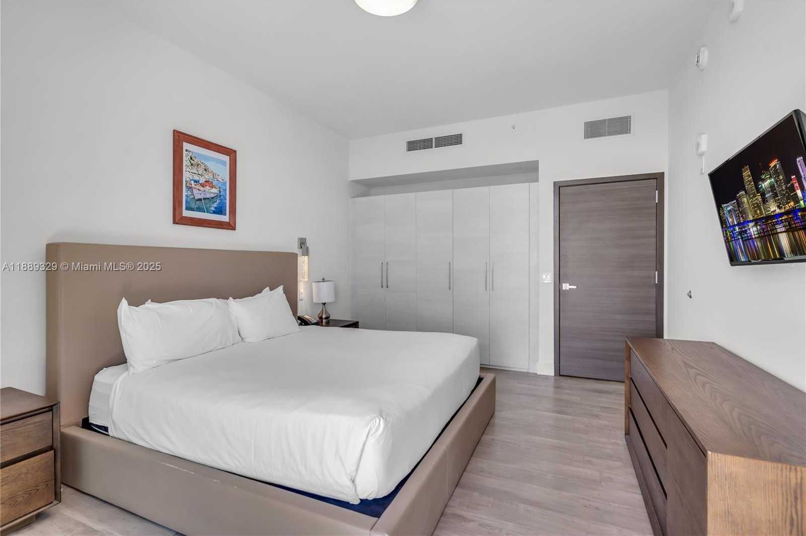 Small Image of 777 NORTH OCEAN DR #N511, Hollywood Number 11